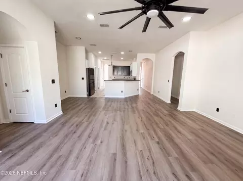Living - 45168 Ingleham Cir, Callahan, FL 32011 photo 2 of 4