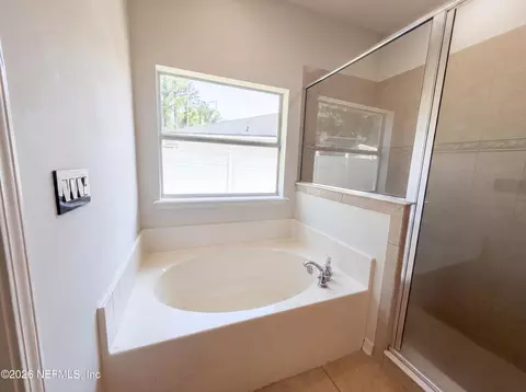 Bath - 45168 Ingleham Cir, Callahan, FL 32011 photo 4 of 5