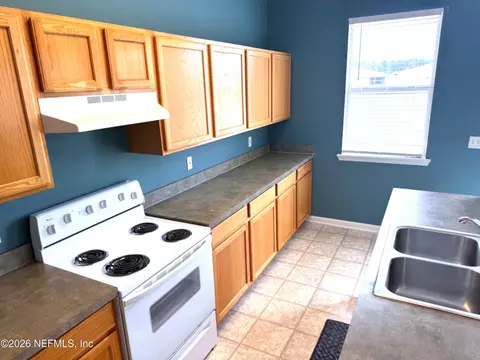 Kitchen - 76236 Long Pond Loop, Yulee, FL 32097 photo 3 of 3