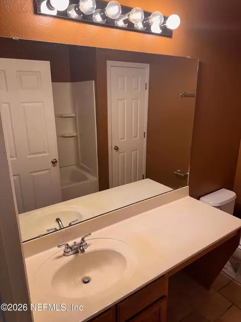 Bath - 76236 Long Pond Loop, Yulee, FL 32097 photo 3 of 4