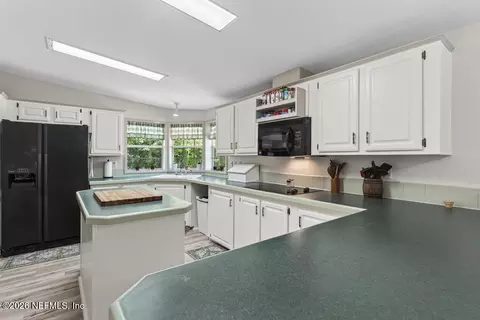 Kitchen - 86112 Lofton Ct, Yulee, FL 32097 photo 3 of 9