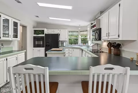 Kitchen - 86112 Lofton Ct, Yulee, FL 32097 photo 2 of 9