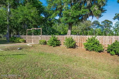 Exterior - 86112 Lofton Ct, Yulee, FL 32097 photo 5 of 27