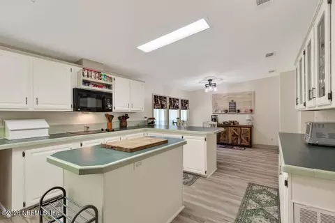 Kitchen - 86112 Lofton Ct, Yulee, FL 32097 photo 8 of 9