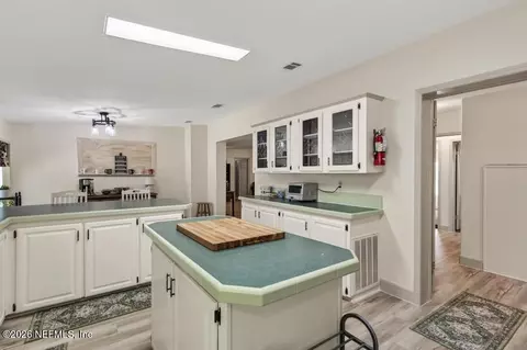Kitchen - 86112 Lofton Ct, Yulee, FL 32097 photo 7 of 9