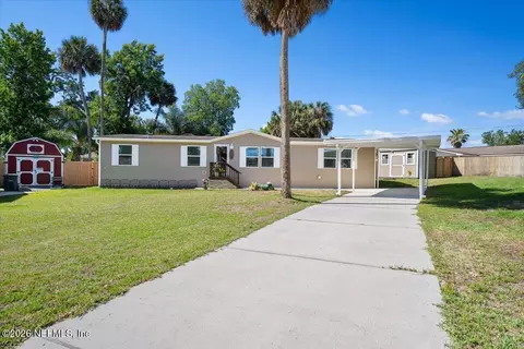 1137 Yaupon St, Daytona Beach, FL 32117