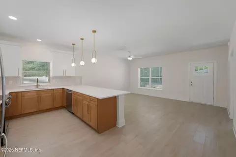 Living - 959 Bruen St, Saint Augustine, FL 32084 photo 4 of 4