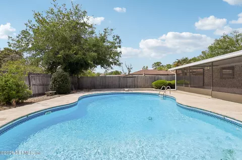 Exterior - 332 Dillon Dr, Orange Park, FL 32073 photo 6 of 8