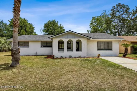 11055 Bacall Rd W, Jacksonville, FL 32218