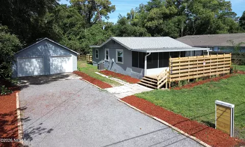 1726 Hilltop Blvd, Jacksonville, FL 32246
