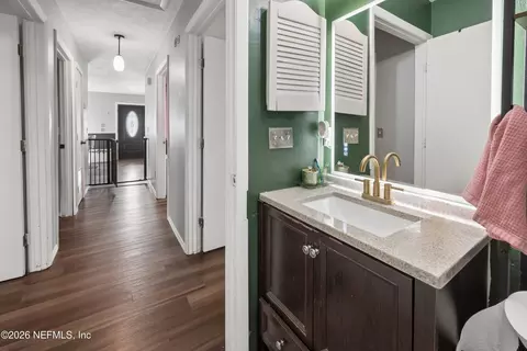 Entry Way - 232 Bradford Dr, Starke, FL 32091 photo 3 of 4