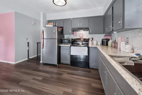 Kitchen - 232 Bradford Dr, Starke, FL 32091 photo 3 of 4