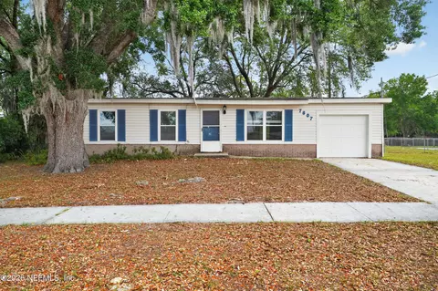 7807 Knoll Dr N, Jacksonville, FL 32221