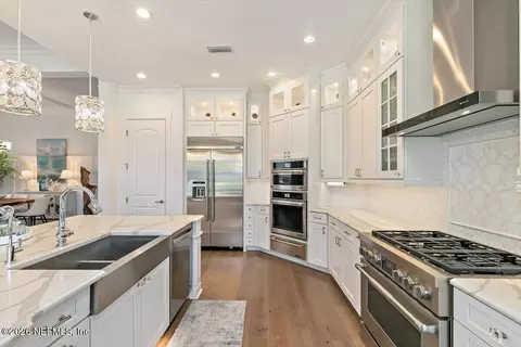 Kitchen - 556 Timber Bridge Ln, Atlantic Beach, FL 32233 photo 3 of 4