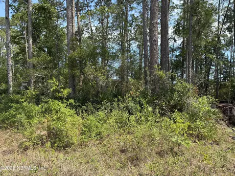 000 Susan St, Interlachen, FL 32148
