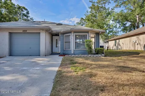 5605 Pinebay Cir N, Jacksonville, FL 32244
