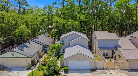 5534 Mariners Cove Dr, Jacksonville, FL 32210