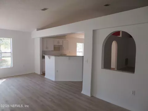 Living - 495 Islamorada Dr S, Macclenny, FL 32063 photo 5 of 6