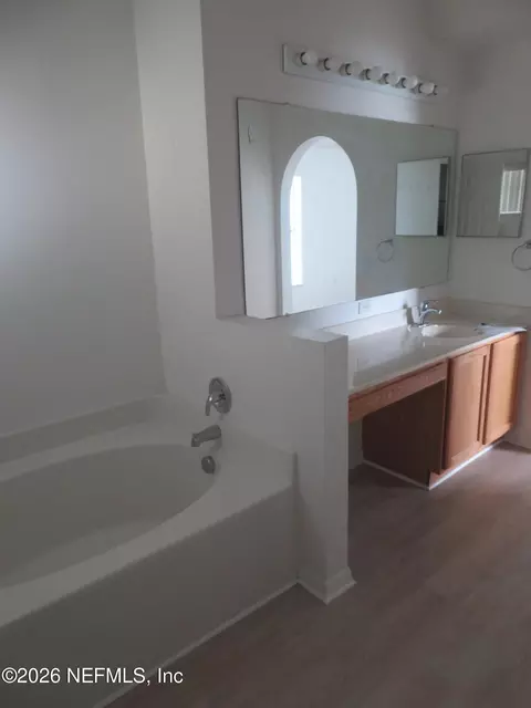 Bath - 495 Islamorada Dr S, Macclenny, FL 32063 photo 2 of 5