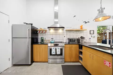 Kitchen - 580 White St, Saint Augustine, FL 32084 photo 5 of 5