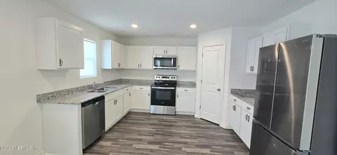 Kitchen - 570 Independence Dr, Macclenny, FL 32063 photo 1 of 2