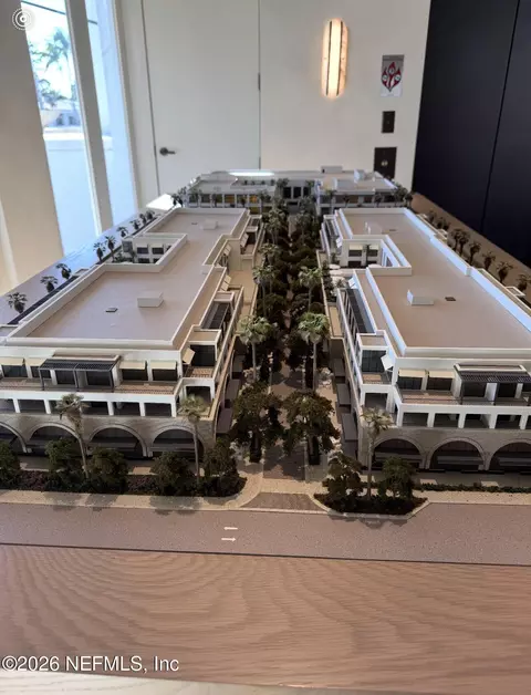 975 Avenue, Naples, FL 34102