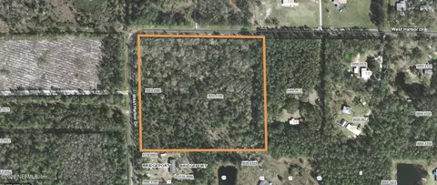 153 W Harbor Dr, Palatka, FL 32177