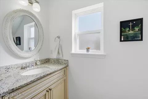 Bath - 27 Oak St, Saint Augustine, FL 32084 photo 1 of 3