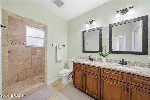 Bath - 27 Oak St, Saint Augustine, FL 32084 photo 3 of 3