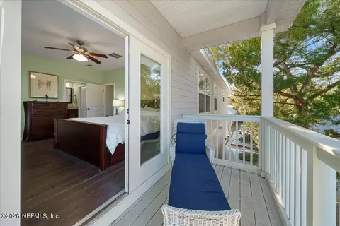 Exterior - 27 Oak St, Saint Augustine, FL 32084 photo 4 of 11