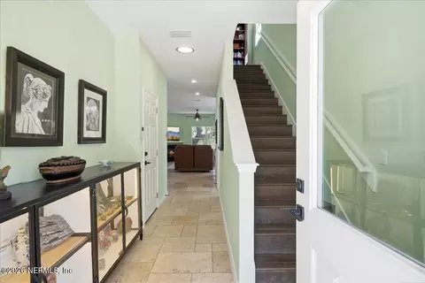 Entry Way - 27 Oak St, Saint Augustine, FL 32084 photo 1 of 6