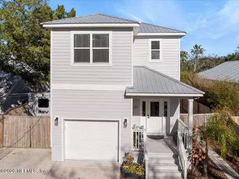 Exterior - 27 Oak St, Saint Augustine, FL 32084 photo 2 of 11