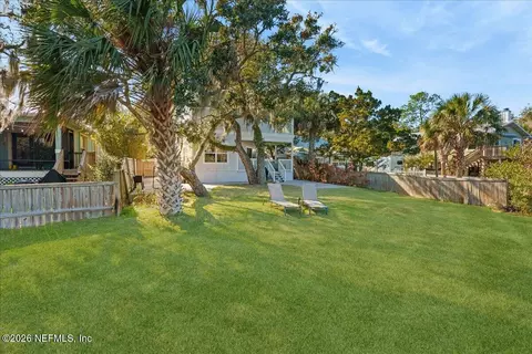 Exterior - 27 Oak St, Saint Augustine, FL 32084 photo 9 of 11