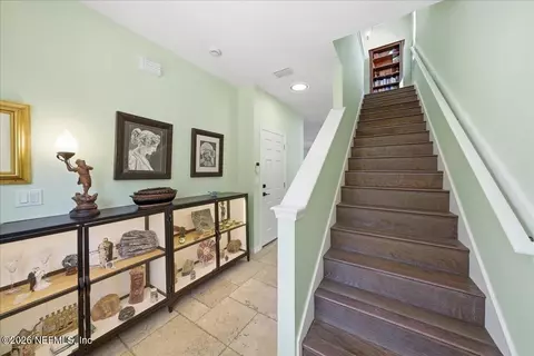 Entry Way - 27 Oak St, Saint Augustine, FL 32084 photo 4 of 6