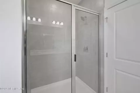 Bath - 565 Farmfield Dr, Saint Augustine, FL 32092 photo 2 of 5
