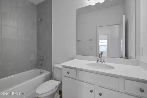 Bath - 565 Farmfield Dr, Saint Augustine, FL 32092 photo 1 of 5