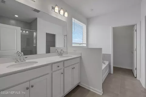 Bath - 565 Farmfield Dr, Saint Augustine, FL 32092 photo 4 of 5