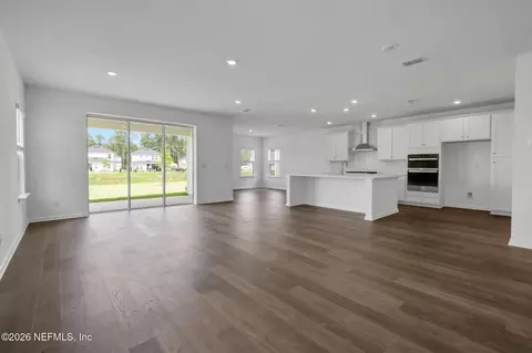 Living - 565 Farmfield Dr, Saint Augustine, FL 32092 photo 6 of 8