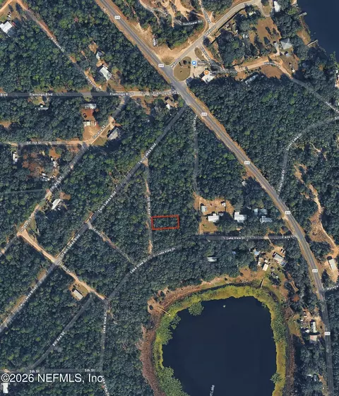 106 SE 9th St, Interlachen, FL 32148