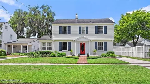 2722 White Oak Ln, Jacksonville, FL 32207