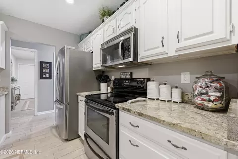 Kitchen - 4475 N Francis Rd, Saint Augustine, FL 32095 photo 2 of 5