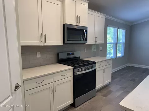 Kitchen - 1392 Parkland Trl, Saint Augustine, FL 32095 photo 2 of 3