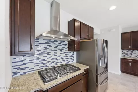 Kitchen - 255 Willow Lake Dr, Saint Augustine, FL 32092 photo 4 of 5