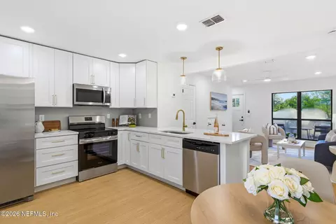 2513 Waters Edge Dr, Neptune Beach, FL 32266