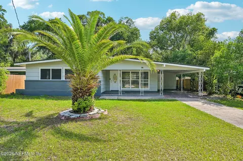 802 N Cypress St, Green Cove Springs, FL 32043