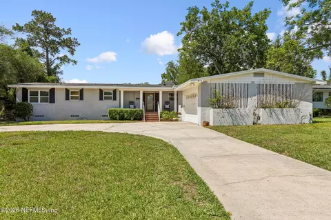 915 Old Grove Mnr, Jacksonville, FL 32207
