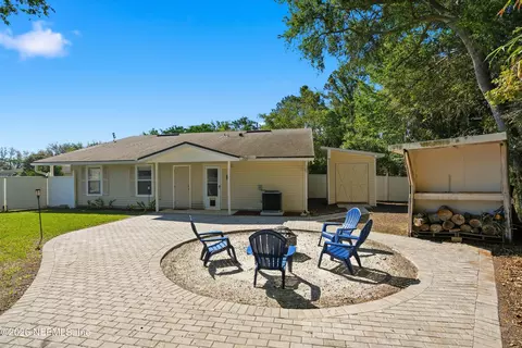 Exterior - 998 Cabo Blanco Ave E, Atlantic Beach, FL 32233 photo 4 of 7