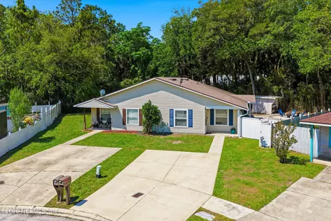 Exterior - 998 Cabo Blanco Ave E, Atlantic Beach, FL 32233 photo 6 of 7