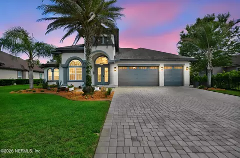 121 Chatsworth Dr, Saint Johns, FL 32259
