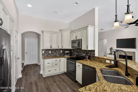 Kitchen - 1925 Barham Ct, Saint Johns, FL 32259 photo 3 of 3